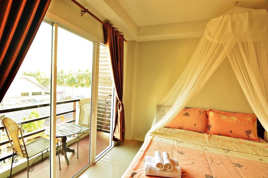 The Day Hotel Чонбурі Екстер'єр фото
